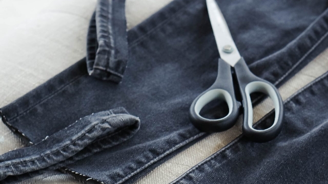 <p><span>If you’re interested in a cutting a DIY Step Hem, follow all the instructions above. After making your initial cut, go back and mark another line on the front side of your jeans, that’s approximately&nbsp;</span>1 inch shorter in the length. Cuff your denim at the mark you made and cut along each side seam of the cuff (see photo below.) Uncuff your denim and then cut the front side of your denim, following your chalk line.<br></p>